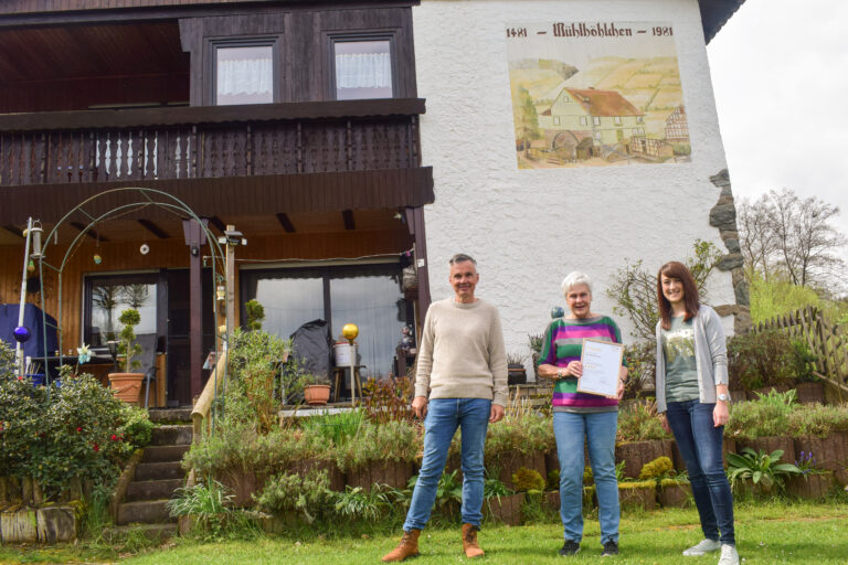 Familie Eich freut sich wiederholt über 4 DTV-Sterne für das „Mühlhöhlchen“ Ferienwohnung in Jossgrund-Burgjoß erneut vom Deutschen Tourismusverband ausgezeichnet.