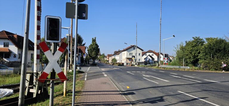 Vollsperrung des Bahnübergangs in Lieblos während der Herbstferien