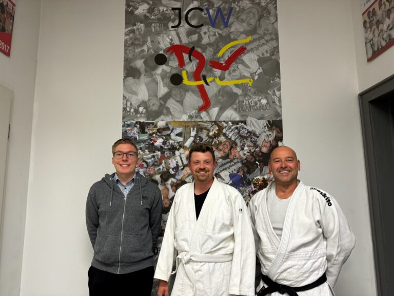 Dojo statt Plenarsaal: Landtagsabgeordneter Appel trainiert mit Judo-Club Der hiesige Landtagsabgeordnete Patrick Appel besuchte kürzlich den Judo-Club Wächtersbach und nahm am gemeinsamen Training teil: „Ich bin schon lange begeistert vom sportlichen und gemeinschaftlichen Engagement des Judo-Clubs