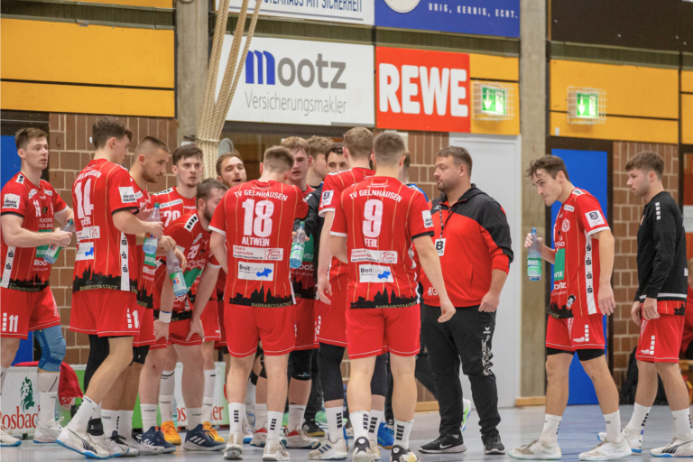 Topspiel zum Rückrundenstart! Gelnhausen muss nach Leutershausen Die kurze Winterpause ist vorbei. Am Samstag startet der TV Gelnhausen in die Rückrunde der 3. Handball-Liga Süd-West. Dabei könnte der Auftakt nicht schwerer sein. Die Barbarossastädter müssen am 16. Spieltag gleich bei einem der ärgsten Verfolger Saase3 Leutershausen (19.30 Uhr, Heinrich-Beck-Halle) antreten.