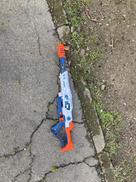 Die Meldung, die am Dienstagnachmittag (20.01.) am Polizeinotruf einging, klang zunächst sehr ernstzunehmend und trieb den Puls bei den ausrückenden Streifen kurzzeitig in die Höhe. Letztlich wurde der Einsatz aber unter der Rubrik "falscher Alarm" verbucht.